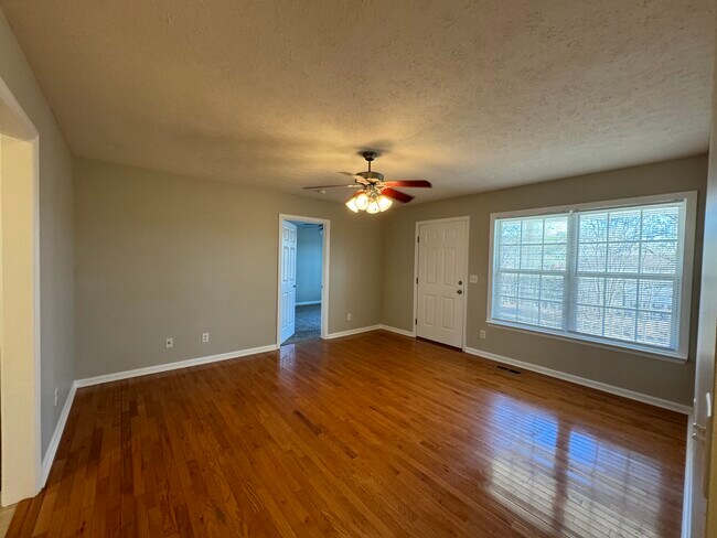 Foto del edificio - 66 Wildfire Dr