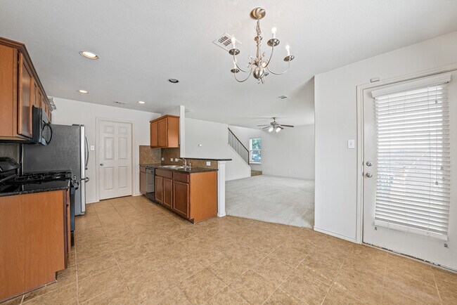 Building Photo - 3500 Savage Springs Dr