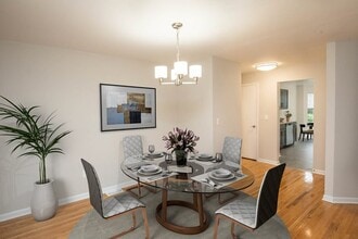 Building Photo - Crown Court