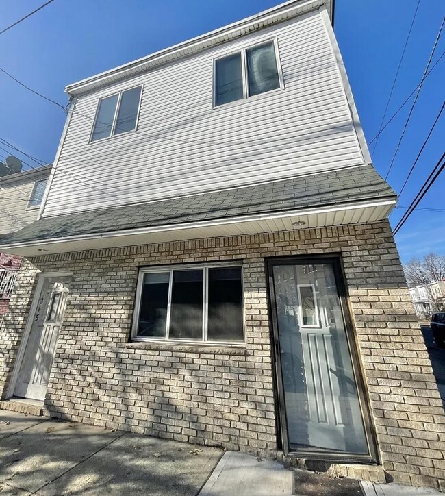 Building Photo - 215 Avenue B