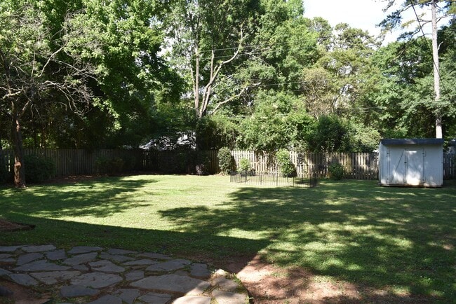 Building Photo - 4311 Castlewood Rd