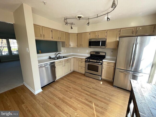 Building Photo - 37 Ironwood Cir