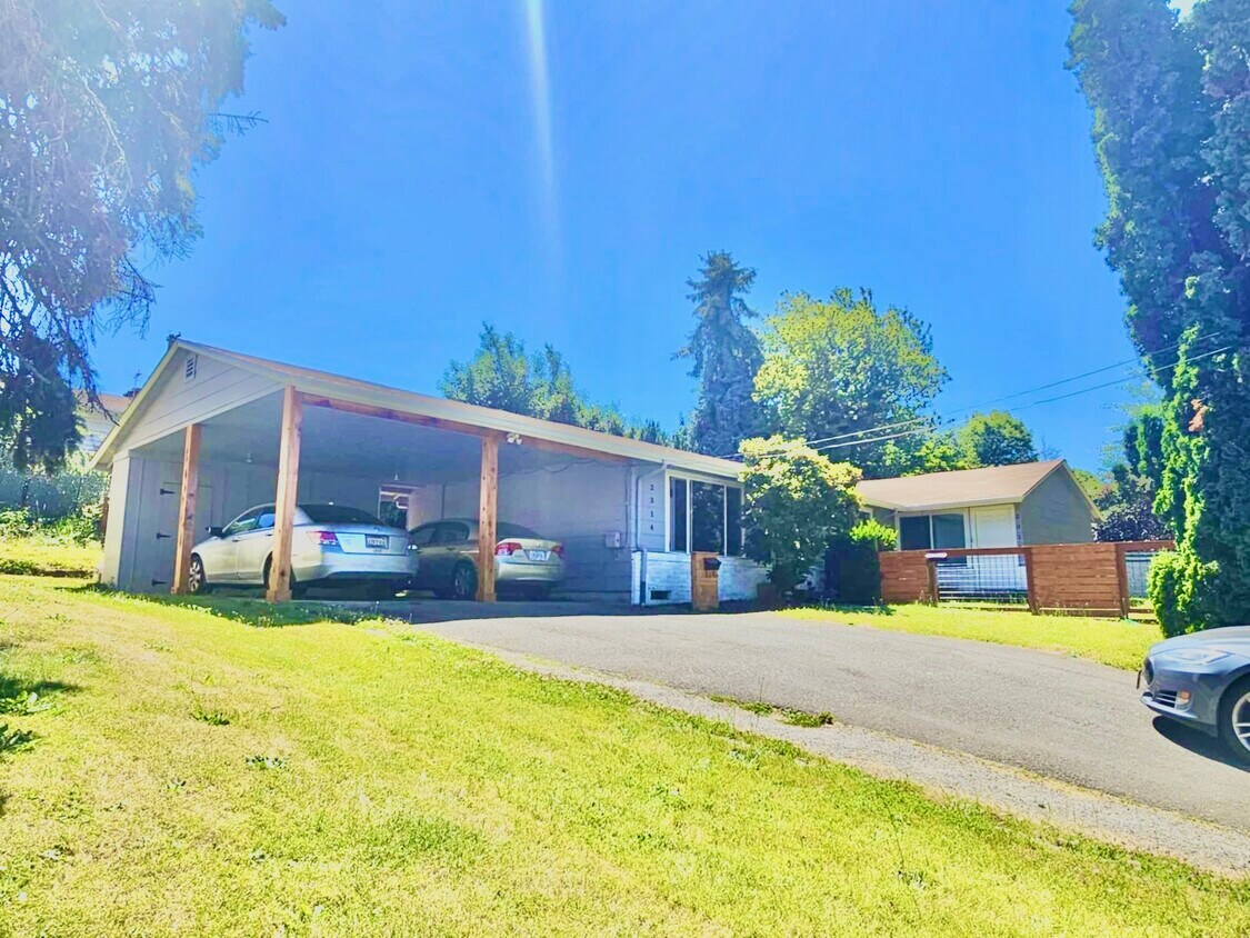 Primary Photo - 2312 NE Lombard St