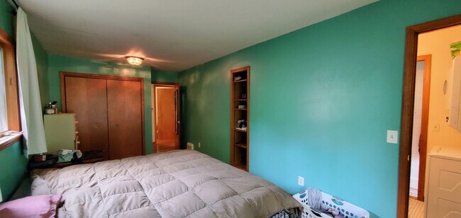 Building Photo - Charming House Located Near Downtown Trave...
