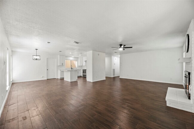 Foto del edificio - 15362 Meadow Village Dr