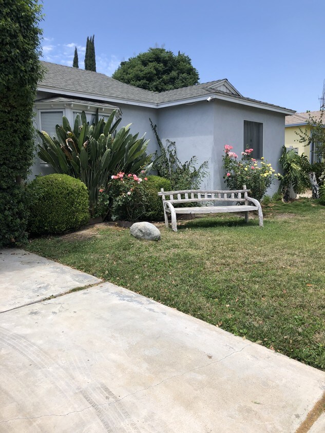6533 Jamieson Ave, Los Angeles, CA 91335 House for Rent in Los