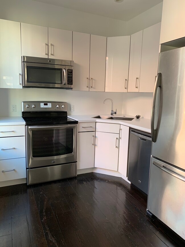 kit - 263 N 3rd St
