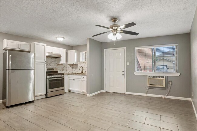 Foto del edificio - 4811 Oakland St