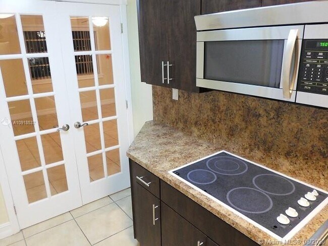 Foto del edificio - 6960 NW 186th St