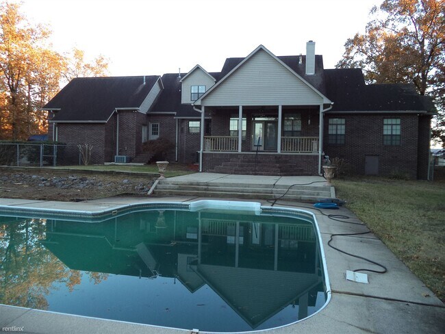 Building Photo - 4 br, 2.5 bath House - 2224 Marion Anderson