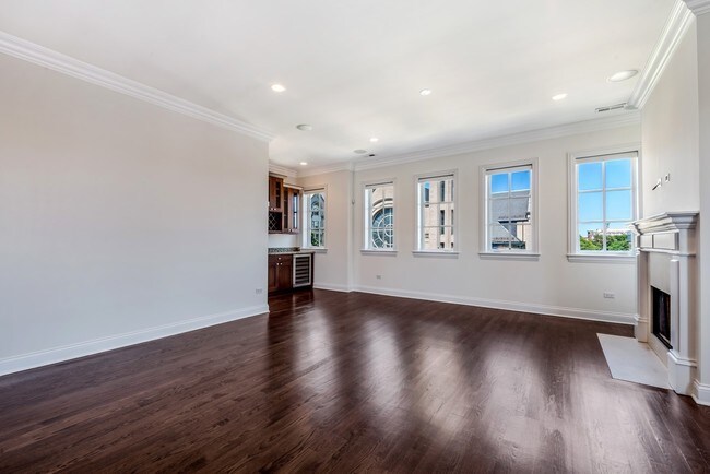 Foto del edificio - 1005 W Webster Ave