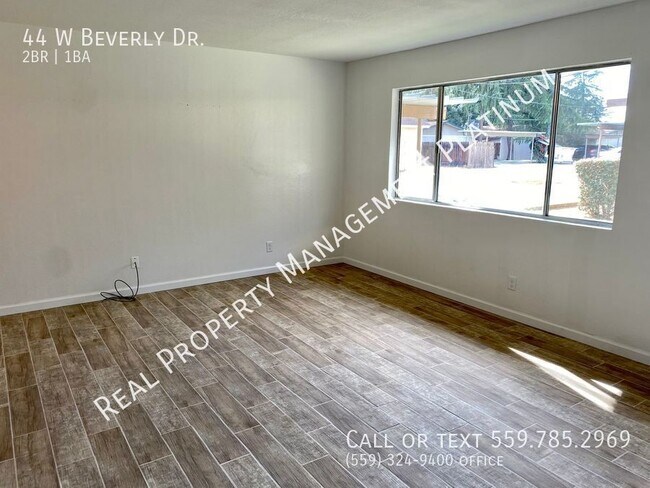 Building Photo - 44 W. Beverly, Clovis, CA $1,495 Barstow/M...