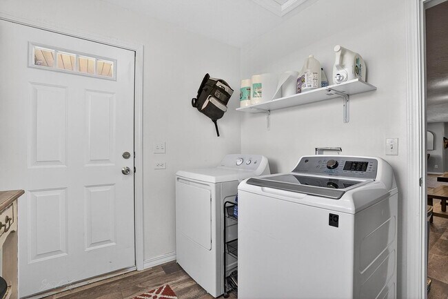 Foto del edificio - Single Family Home For Rent