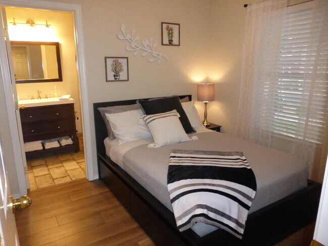 Foto del edificio - 447 N Alder Ct