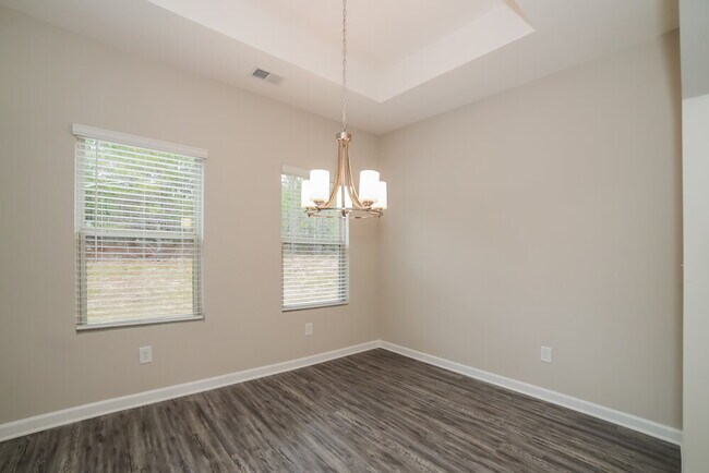 Building Photo - 312 Spruce Creek Ln
