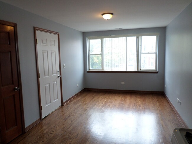 Building Photo - 4654 N Saint Louis Ave