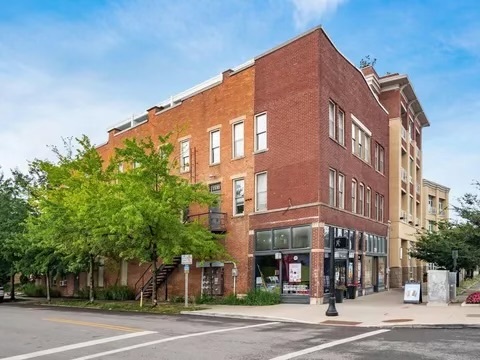 Primary Photo - 1131 N High St