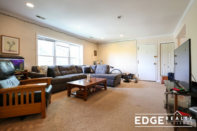 Photo - 168 Newton St Apartment