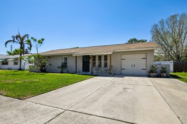 Building Photo - 1795 Dogwood Dr