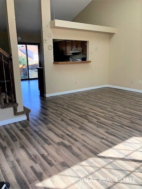 Building Photo - 3820 Dolphin Cir