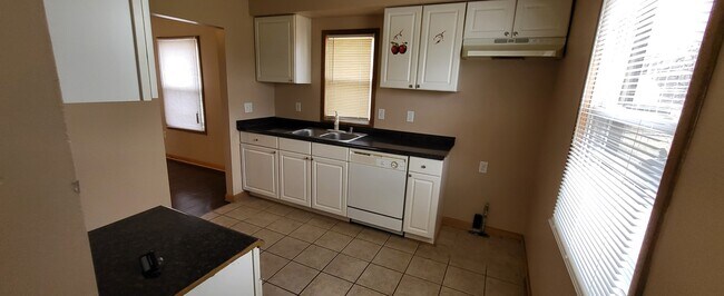 Foto del edificio - 5738 N 55th Pl