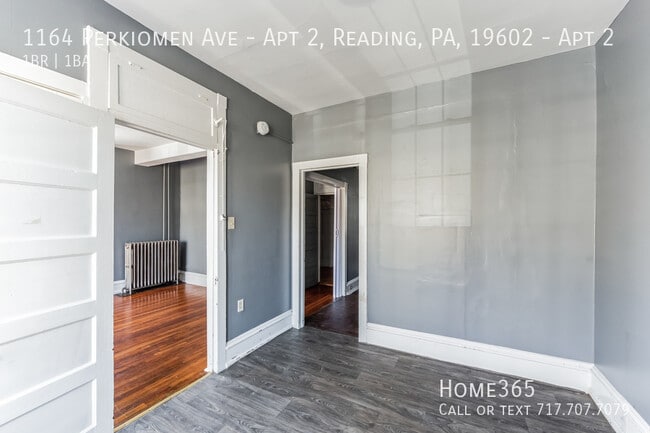 Building Photo - Recently remodeled 1 bedroom apartment in ...