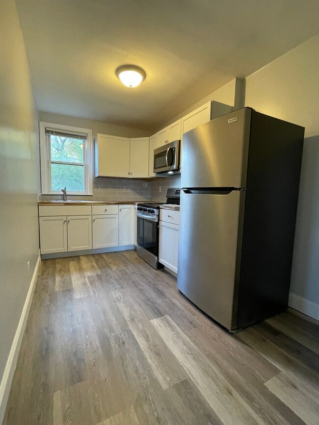 Building Photo - 121 N 16th St