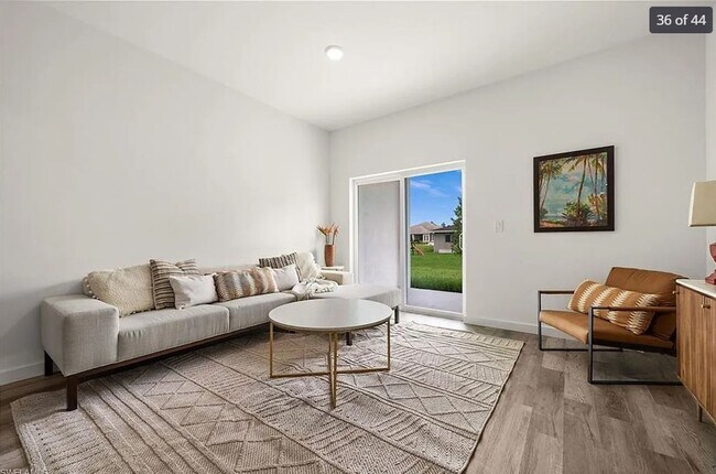 Building Photo - Charming 3-Bedroom Townhome in Lehigh Acres!