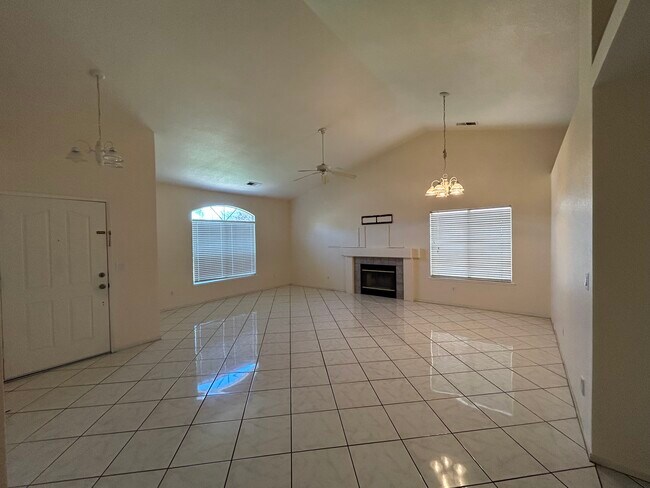 Foto del edificio - 1502 Barnum Ct