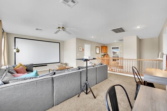 Building Photo - 985 Courtney Valley St