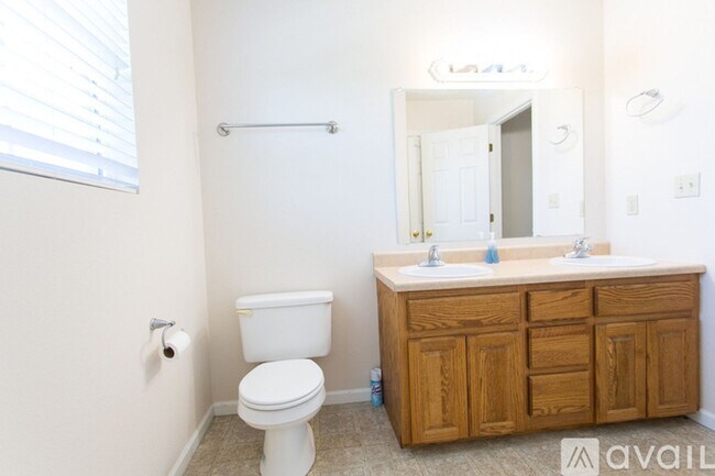 Building Photo - NEWLY PAINTED INSIDE!!! Available July 3rd!!!