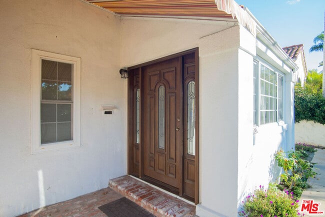 Building Photo - 6501 Drexel Ave