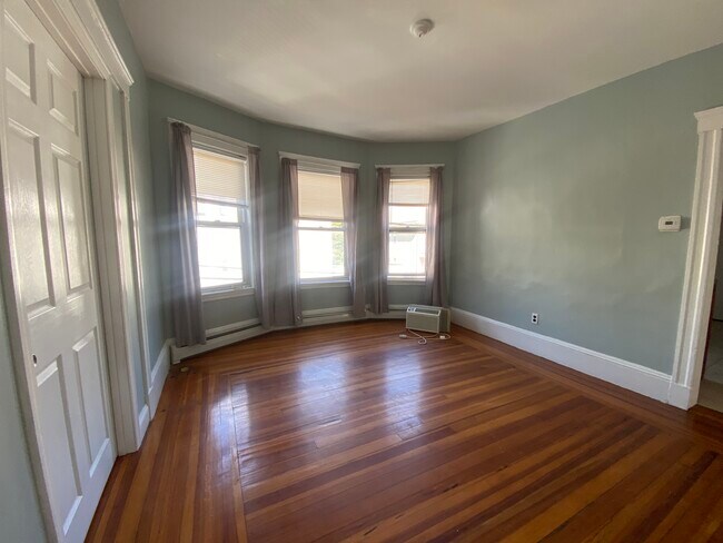 Building Photo - 49 Conwell Ave