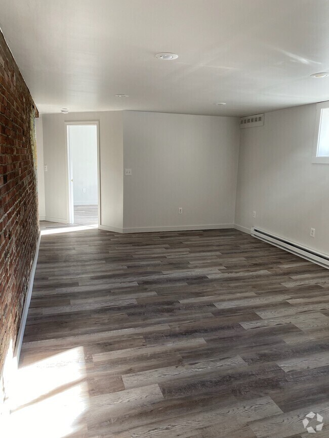 Apartments under 500 in Madison ME 1 Rentals