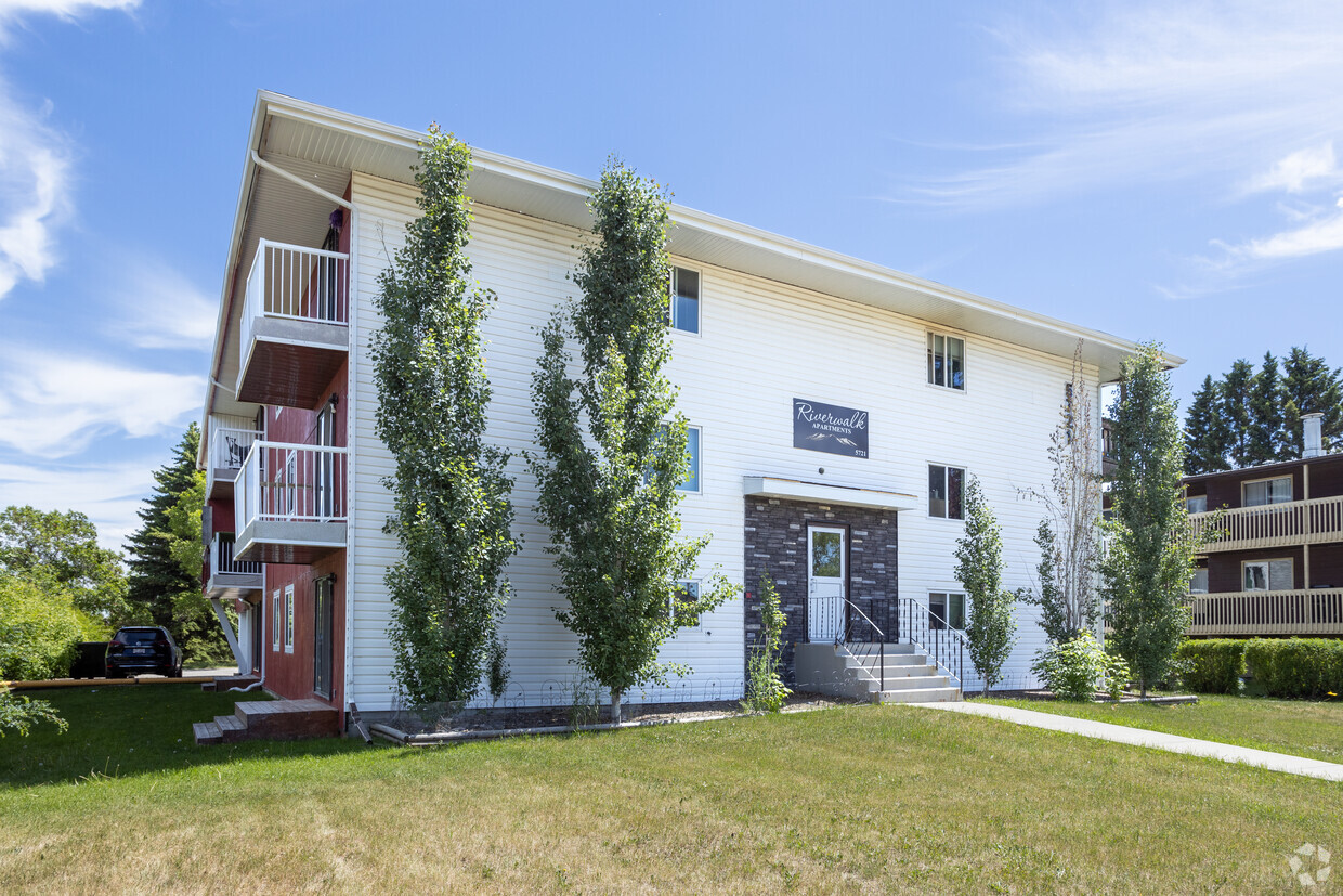 Photo du bâtiment - Riverwalk Apartments