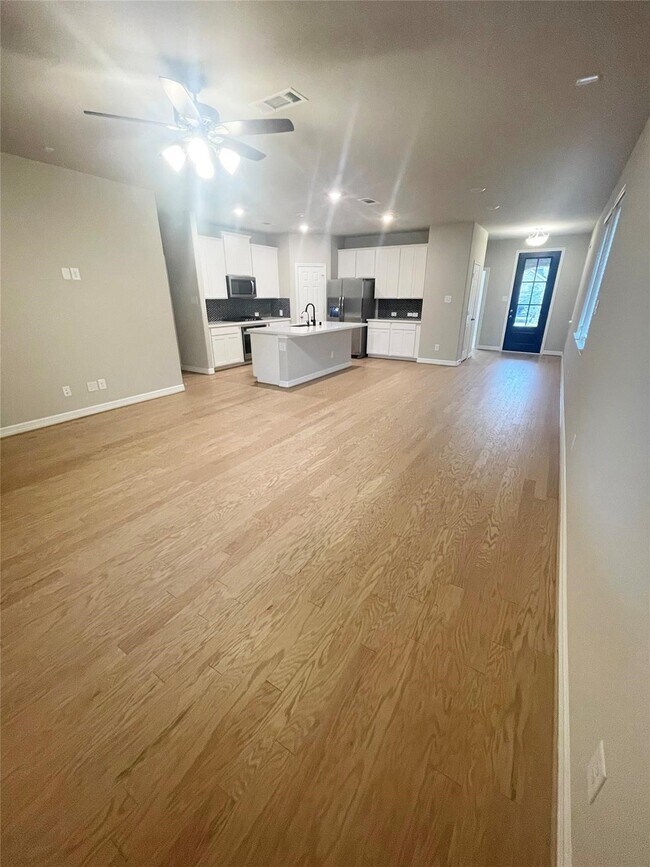 Building Photo - 13307 Rowan Grn Dr