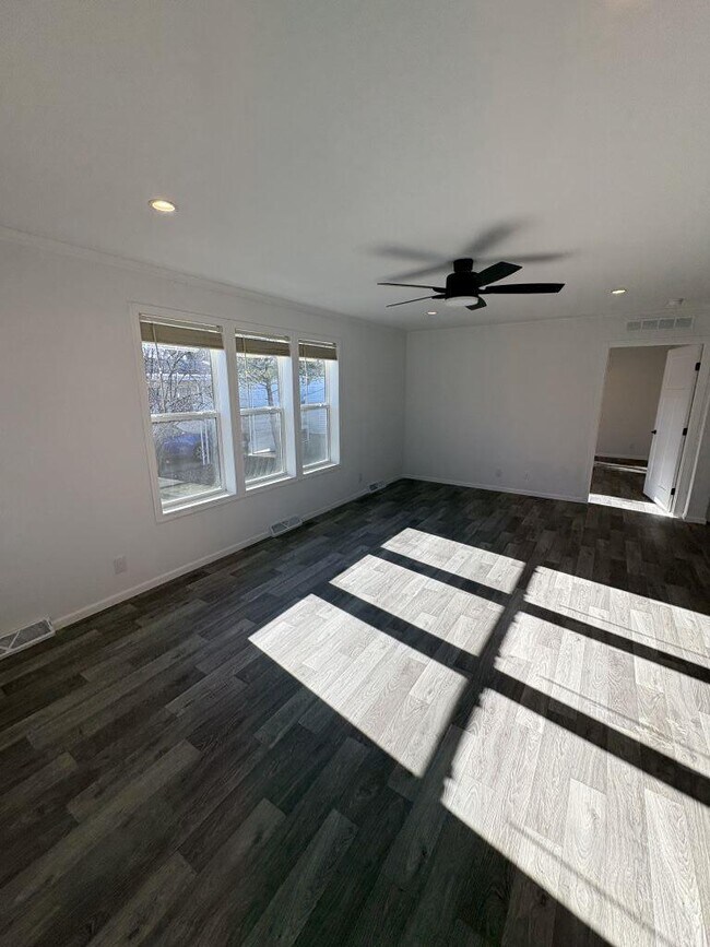 Foto del edificio - 19900 128th St