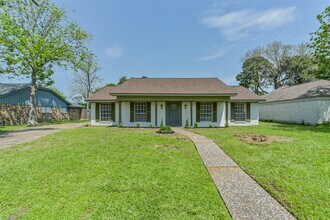 Building Photo - 306 Red Bud Ln
