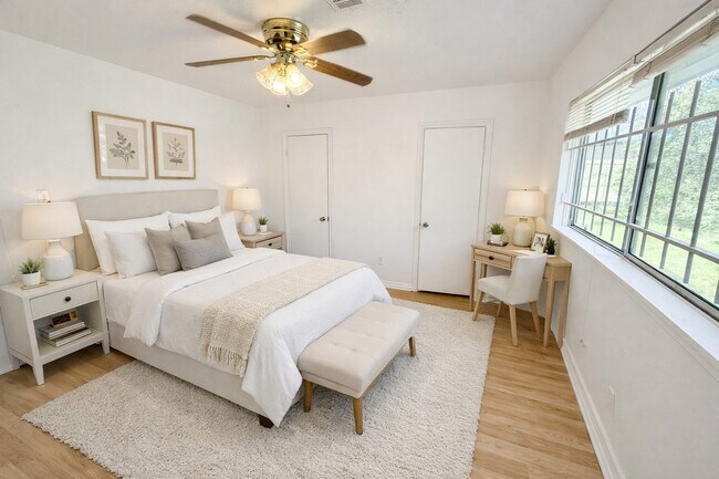 Building Photo - 10818 Long Gate Dr