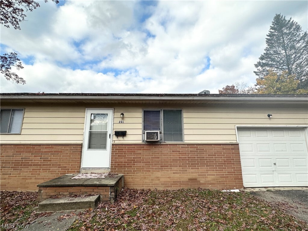 231 Randel Ave, Akron, OH 44313 Room for Rent in Akron, OH