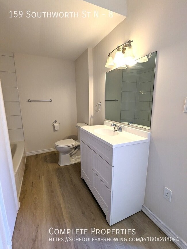 Building Photo - Renovated Bachelor Unit with Private Kitch...