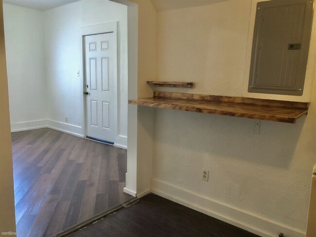 Building Photo - 2 br, 1 bath Duplex - 3717 South Race Stre...