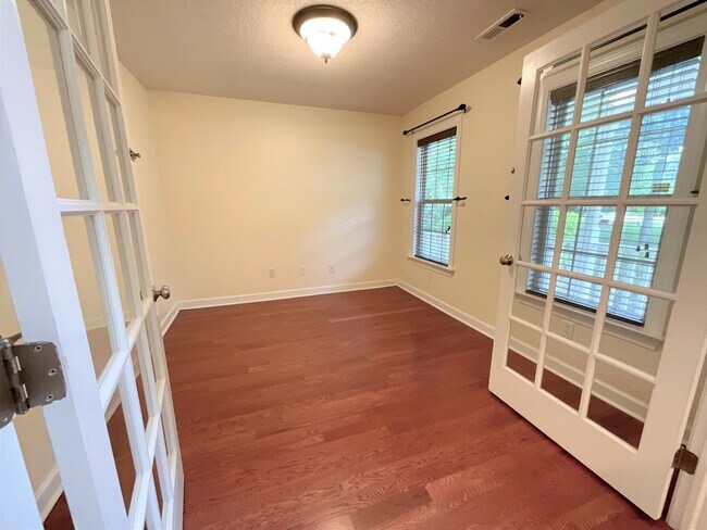 Foto del edificio - 313 Hickory Knoll