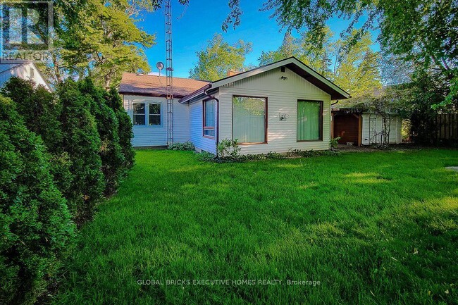 Building Photo - 522 Woodlawn Rd