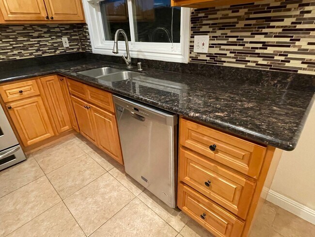 Foto del edificio - 1825 Stokes St