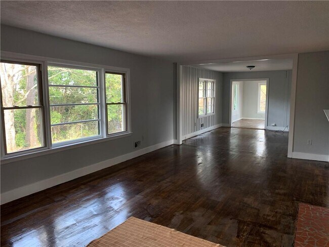 Building Photo - 100 Mountain View Ln