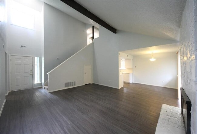 Building Photo - 7505 Lunar Dr