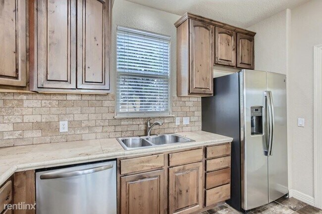 Building Photo - 4 br, 2 bath House - 1113 Paradise Drive