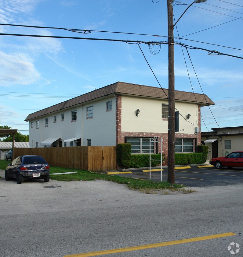 Foto del edificio - 2105 Miami Rd