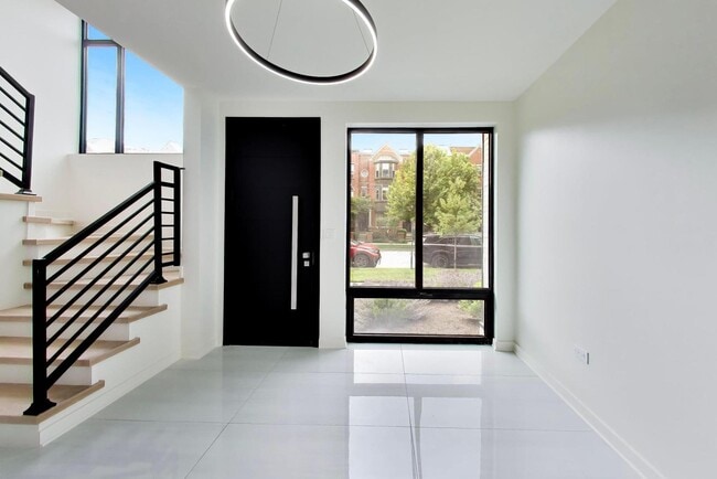 Building Photo - 6344 Hennings Ct